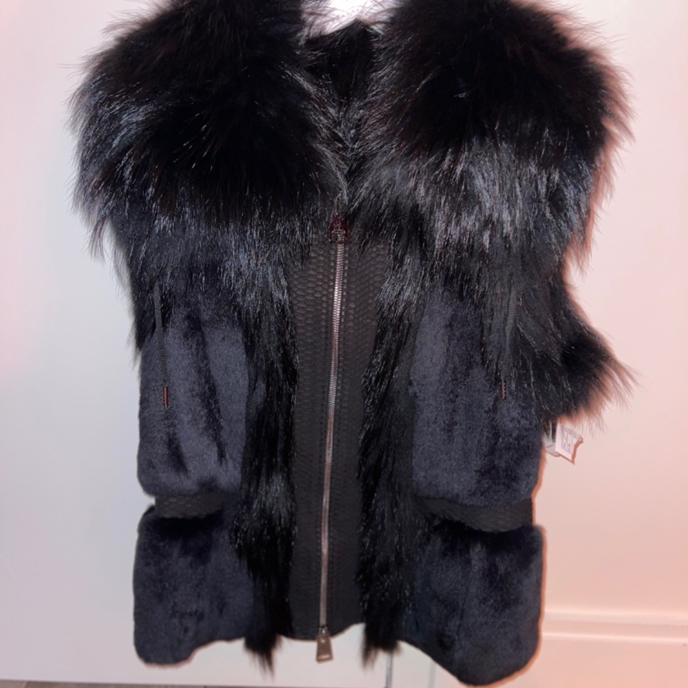 Gizia Faux Fur Vest - Picture 2 of 2